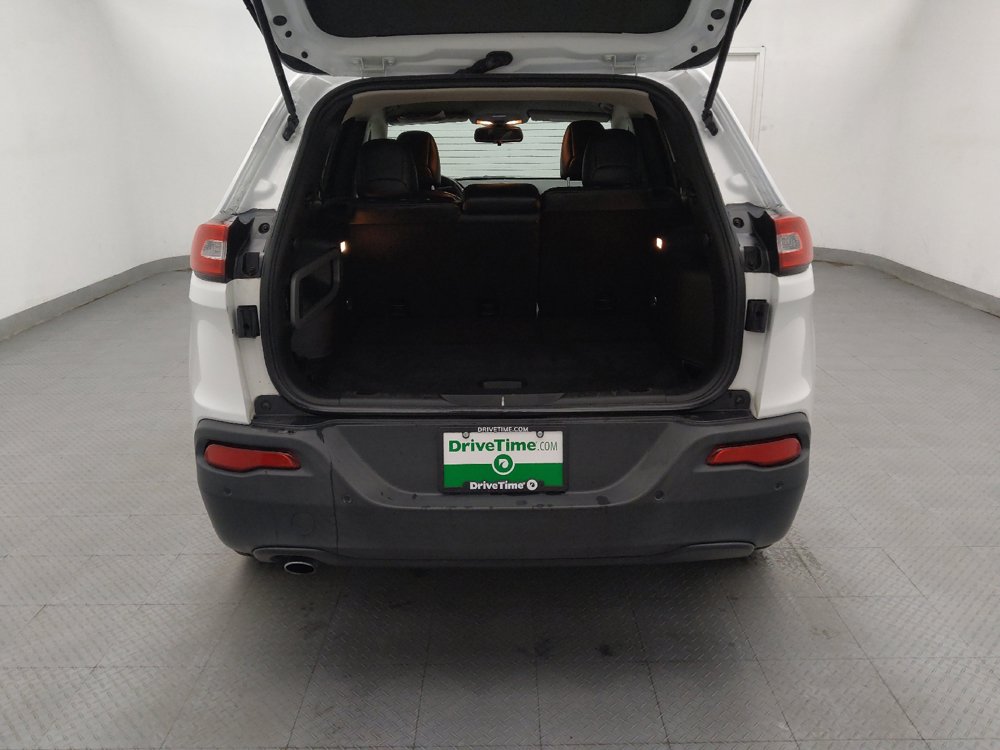Used 2018 Jeep Cherokee Latitude Plus FWD image 29