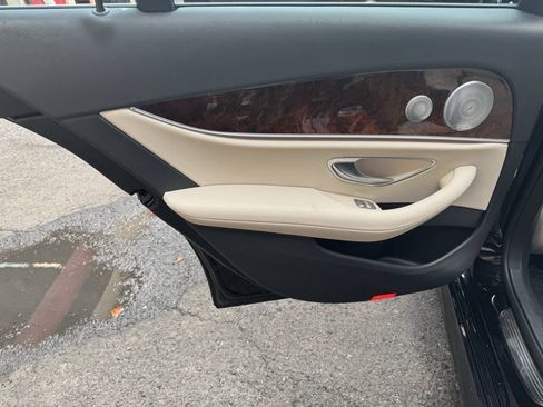 Used 2019 Mercedes-Benz E 300 4MATIC image 26