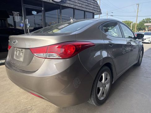 Used 2013 Hyundai Elantra GLS FWD image 4
