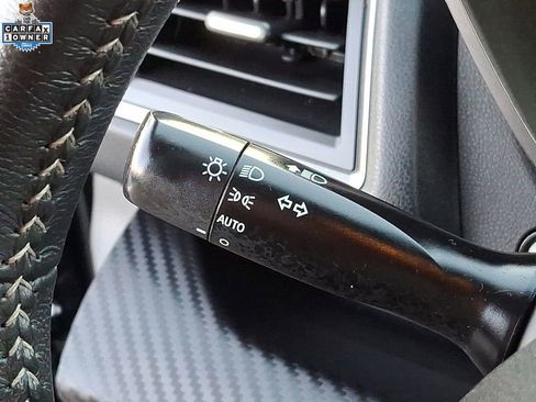 Used 2024 Subaru Ascent Premium w/ Convenience Package image 26