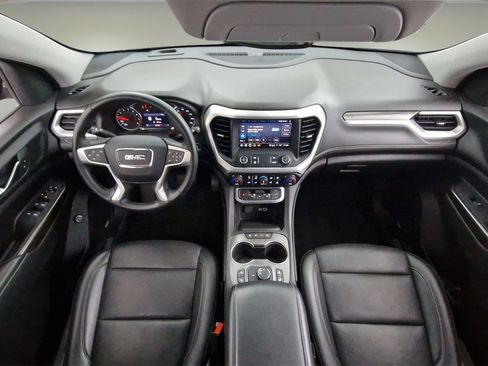 Certified 2023 GMC Acadia SLT image 9