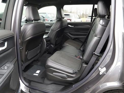 New 2025 Jeep Grand Cherokee L Altitude AWD/4WD image 17