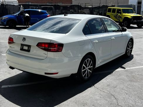 Used 2017 Volkswagen Jetta SE FWD image 7