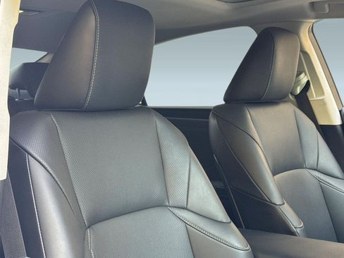 Used 2025 Lexus ES 300h w/ Premium Package FWD image 31