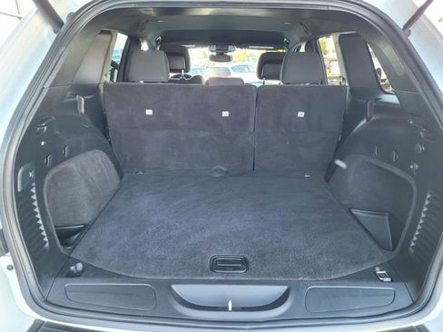 Certified 2019 Jeep Grand Cherokee Laredo RWD image 19