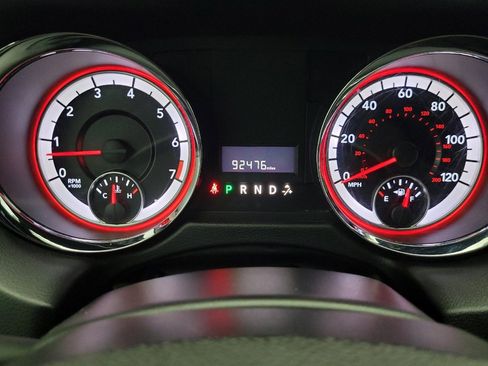 Used 2019 Dodge Grand Caravan SXT image 23