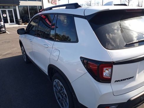 Used 2025 Honda Passport Black Edition image 13