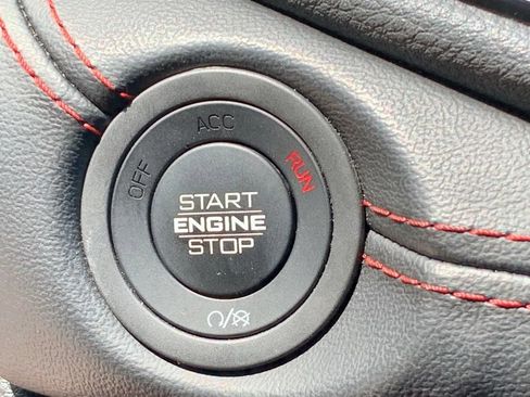 Used 2025 Dodge Durango GT AWD/4WD image 34