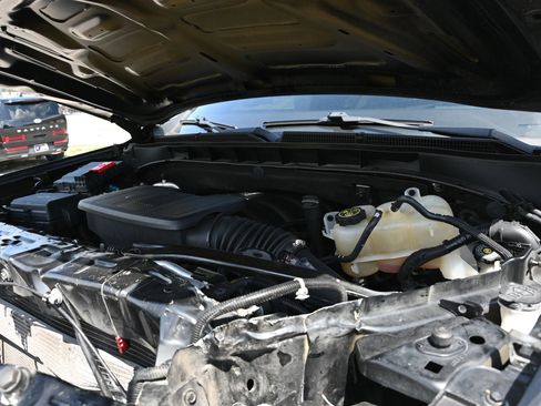 Used 2022 Cadillac Escalade Premium Luxury image 29