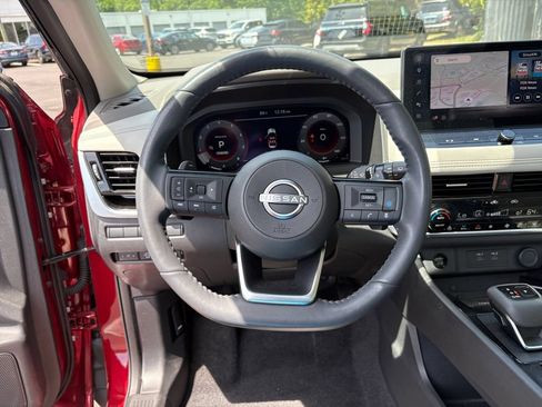 Used 2024 Nissan Rogue SL w/ SL Premium Package FWD image 15