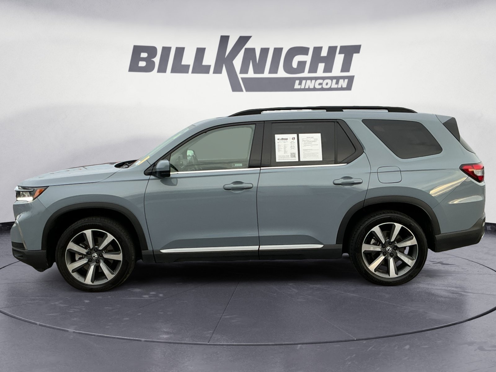 Used 2024 Honda Pilot Elite image 3