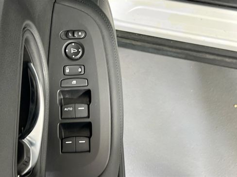 Used 2023 Honda HR-V LX image 17