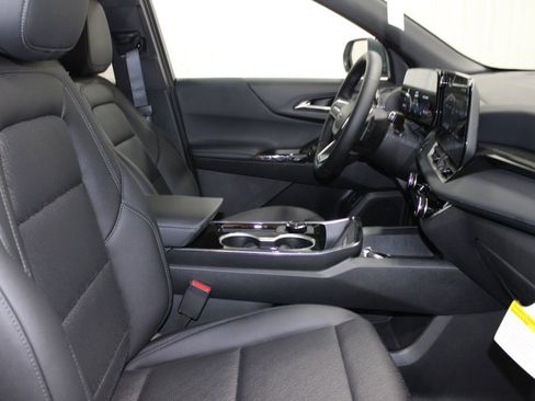 New 2026 Chevrolet Equinox LT w/ Convenience Package II image 19