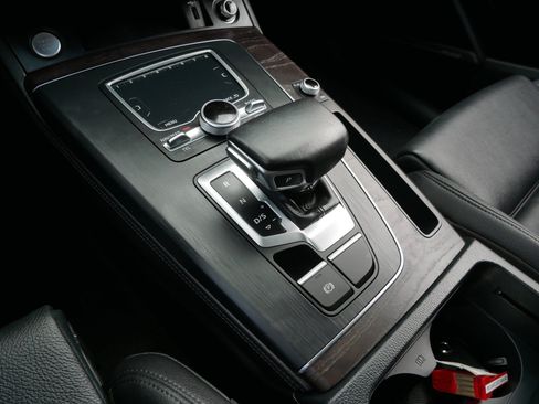 Used 2019 Audi Q5 Prestige w/ Prestige Package AWD/4WD image 25