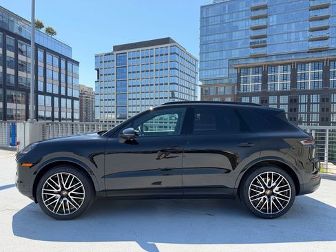 Used 2026 Porsche Cayenne AWD/4WD image 2