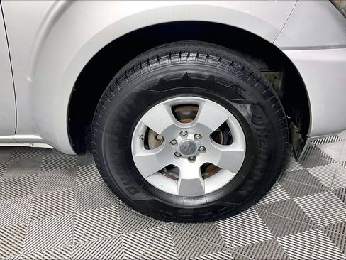 Used 2012 Suzuki Equator Premium RWD image 12