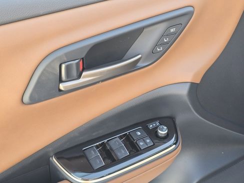 New 2025 Toyota Crown Signia image 41