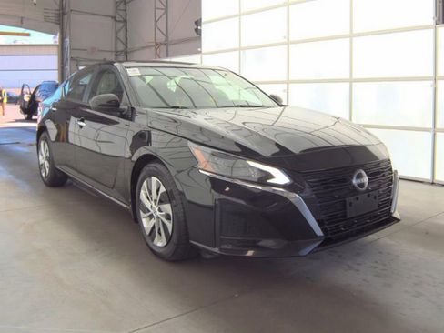 Used 2023 Nissan Altima 2.5 S FWD image 4