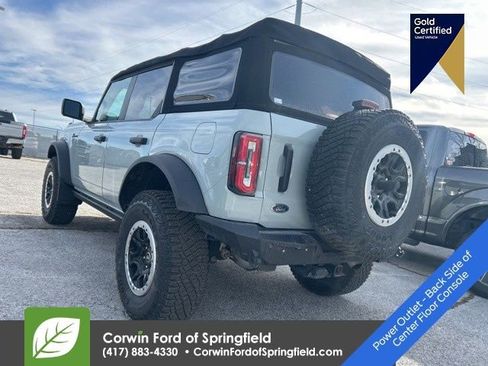 Used 2022 Ford Bronco Badlands image 8