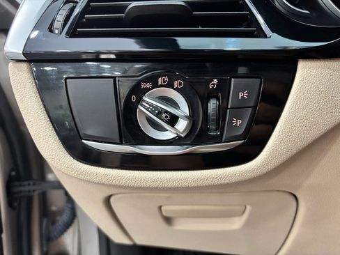 Used 2019 BMW 530i w/ Convenience Package RWD image 34