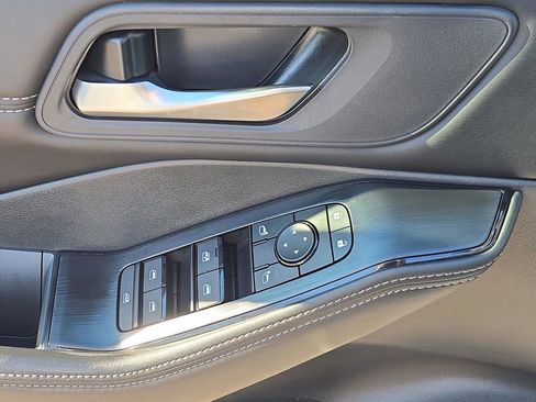 Used 2026 Nissan Rogue SV w/ SV Premium Package image 23