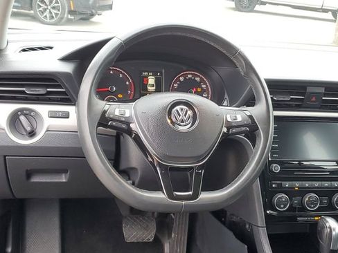 Used 2022 Volkswagen Passat 2.0T SE image 10