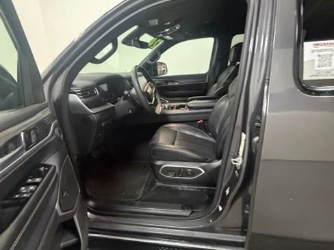 Used 2024 Jeep Wagoneer Series III AWD/4WD image 14