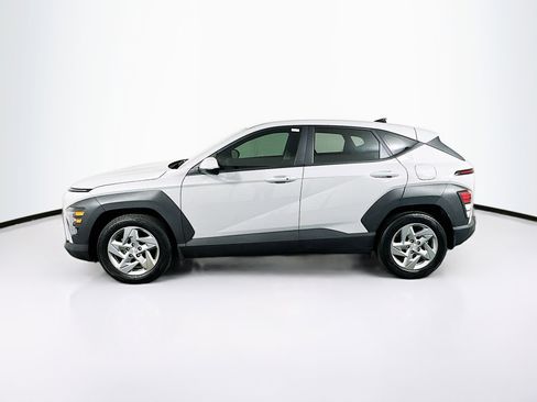 Used 2025 Hyundai Kona SE image 4