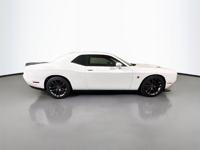 Used 2022 Dodge Challenger R/T Scat Pack RWD image 11