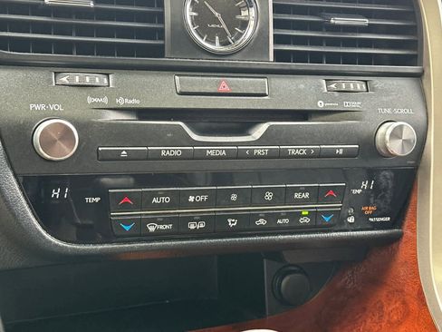 Used 2019 Lexus RX 350L w/ Premium Package image 24