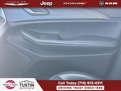 Used 2023 Jeep Grand Cherokee L Laredo AWD/4WD image 29