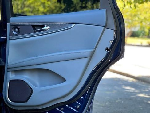 Used 2019 Lincoln Nautilus Reserve image 24