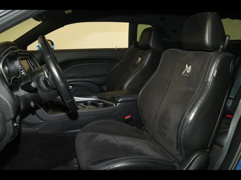 Used 2016 Dodge Challenger R/T Scat Pack w/ Leather Interior Group RWD image 19