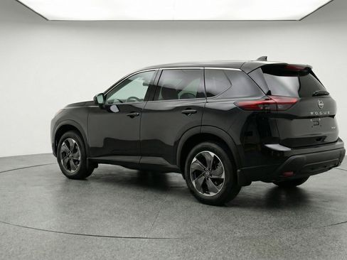 Used 2025 Nissan Rogue SV FWD image 6