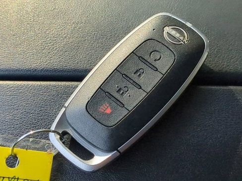 Used 2023 Nissan Rogue SV FWD image 26