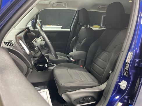 Used 2021 Jeep Renegade Latitude w/ Convenience Group AWD/4WD image 16