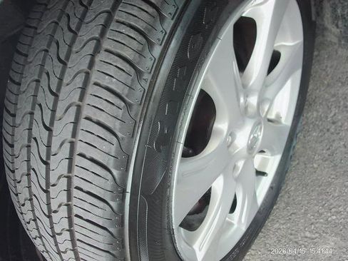 Used 2010 MAZDA MAZDA3 i Touring FWD image 8