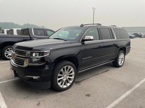 Used 2019 Chevrolet Suburban Premier w/ Premier Plus Edition AWD/4WD image 10