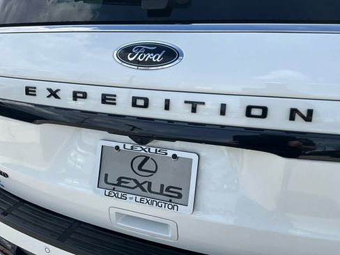 Used 2023 Ford Expedition Limited AWD/4WD image 25