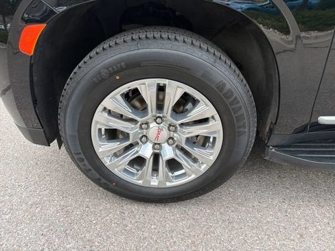 Used 2024 GMC Yukon XL Denali AWD/4WD image 26