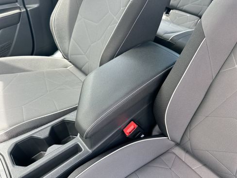 Used 2025 Volkswagen Jetta Sport FWD image 21