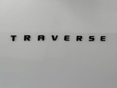 Used 2021 Chevrolet Traverse RS FWD image 5