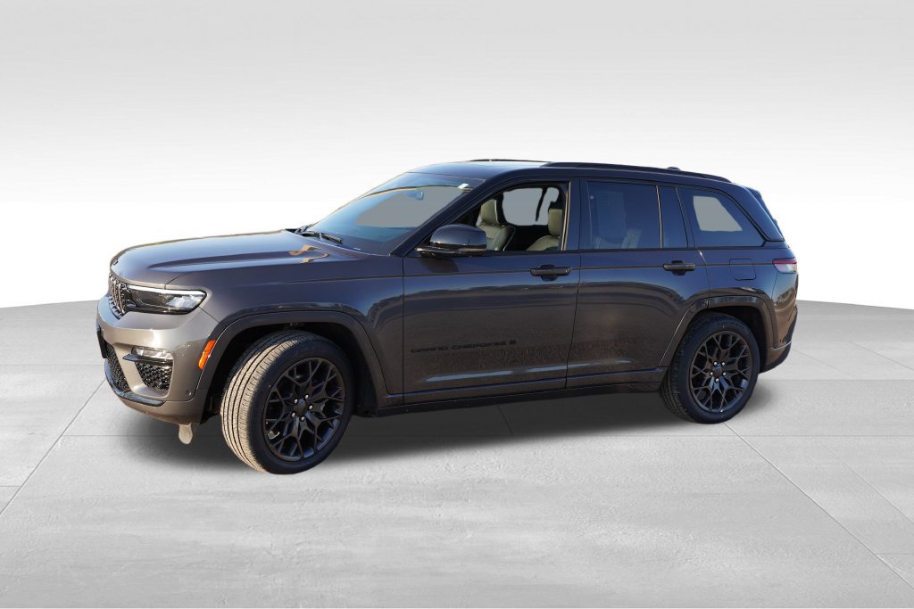 Certified 2025 Jeep Grand Cherokee Summit w/ Obsidian Package AWD/4WD image 11