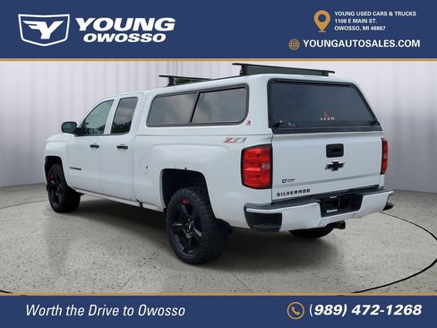 Used 2017 Chevrolet Silverado 1500 LT w/ Redline Edition AWD/4WD image 4