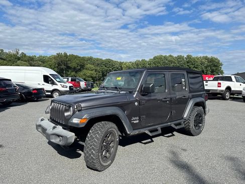 Used 2018 Jeep Wrangler Unlimited Sport S AWD/4WD image 3
