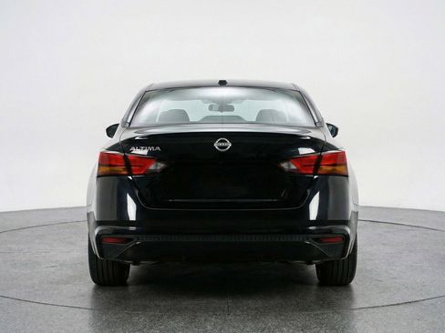 Used 2025 Nissan Altima 2.5 SV FWD image 7