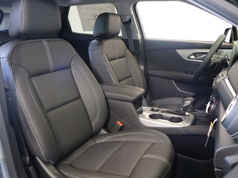 New 2026 Chevrolet Blazer LT w/ LPO, Black Grille Bar Package image 20