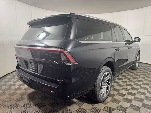 New 2025 Lincoln Navigator L Reserve AWD/4WD image 63