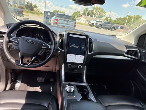 Used 2024 Ford Edge SEL AWD/4WD image 14