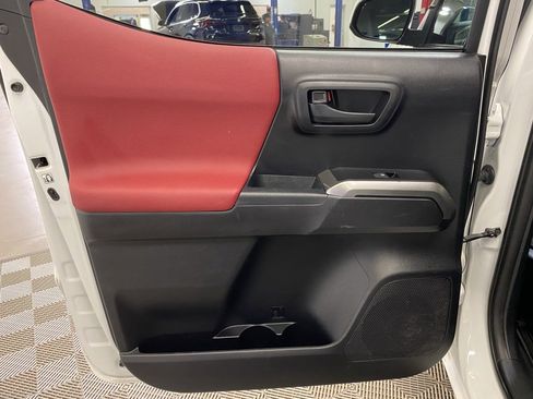 Used 2019 Toyota Tacoma 4x4 Double Cab image 17
